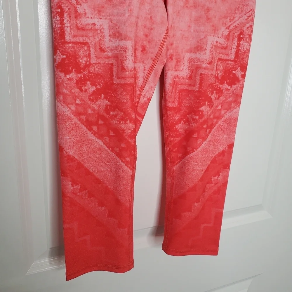 Alo Yoga Pink Printed Mid Rise Airbrush Capri Crop Tight Leggings